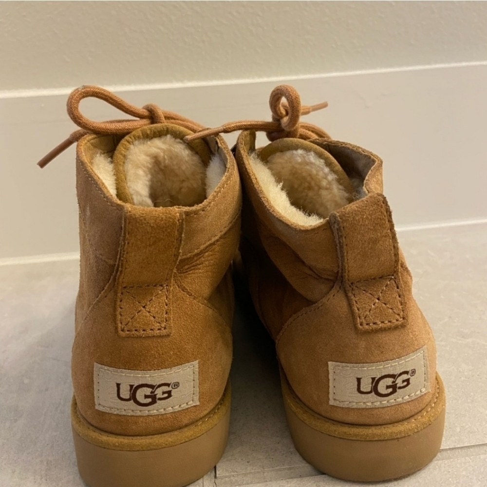 Uggs - image 2
